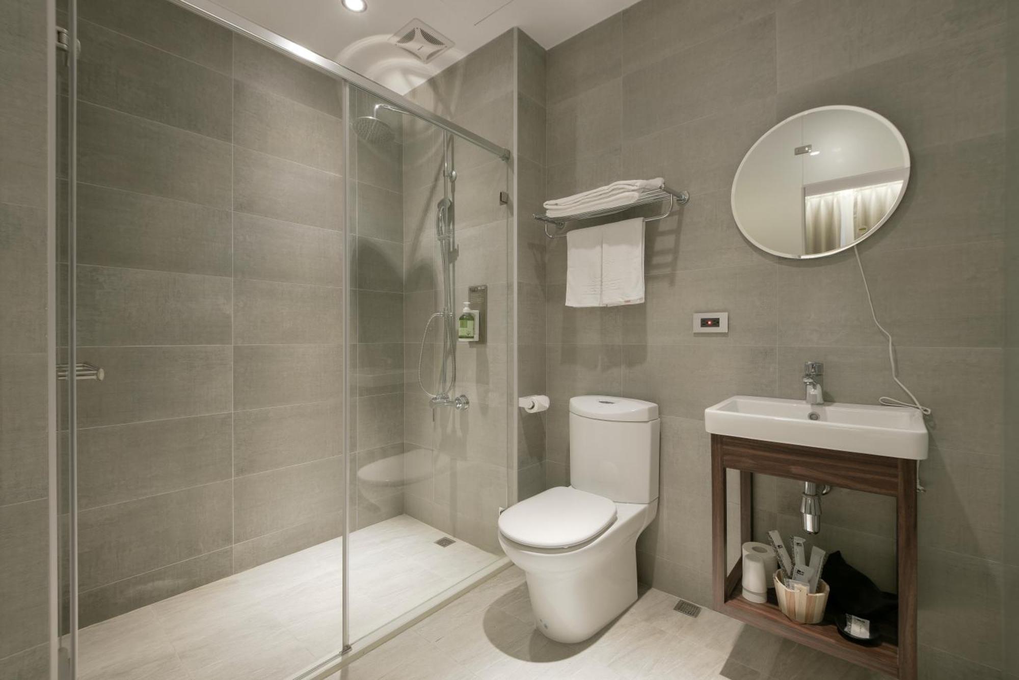 Hotel Hesper Hsr Тайчжун Экстерьер фото